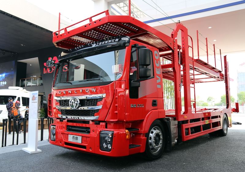 紅巖杰獅中置軸轎運車獲“第一推薦轎運車”