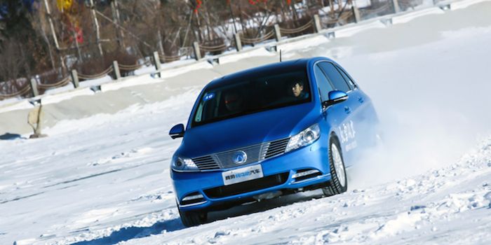 冰雪試駕騰勢(shì)400 如何能自己開電動(dòng)車時(shí)更安心？