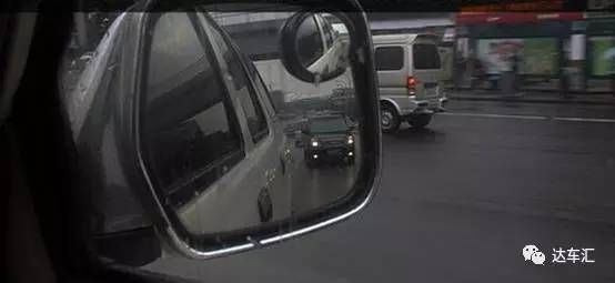 雨季來臨，雨中行車一定要注意這些救命的技巧