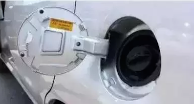 你絕對不知道 汽車油箱為什么要有左右之分