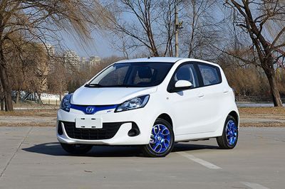 一到冬天就歇菜？實測電動汽車開暖風續航