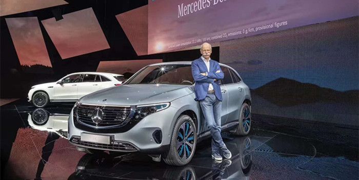 續航超450公里 奔馳純電動SUV EQC全球首發