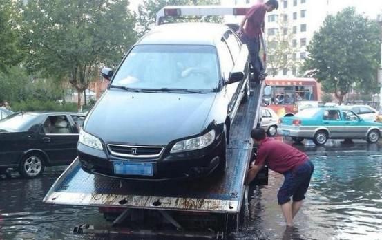 下雨開(kāi)車注意事項(xiàng)你學(xué)到了嗎 雨天用車技巧