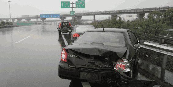 跑高速遇前面車急剎車咋辦？