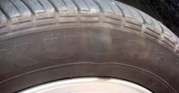 車主注意！這才是檢查輪胎的正確姿勢，4S店絕對沒教過你