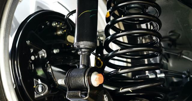如何判斷汽車避震器壞了 只需知道這兩點