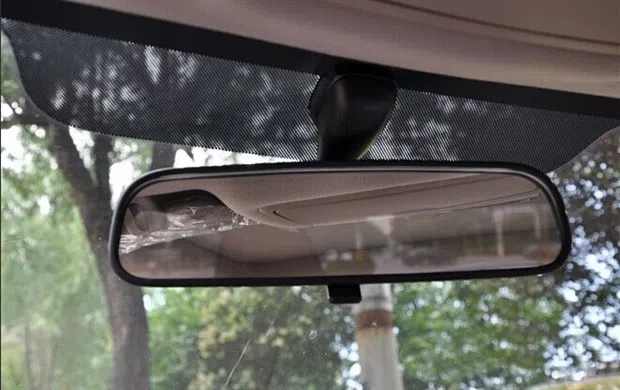 如何減少行車盲區 3個后視鏡的角度很重要