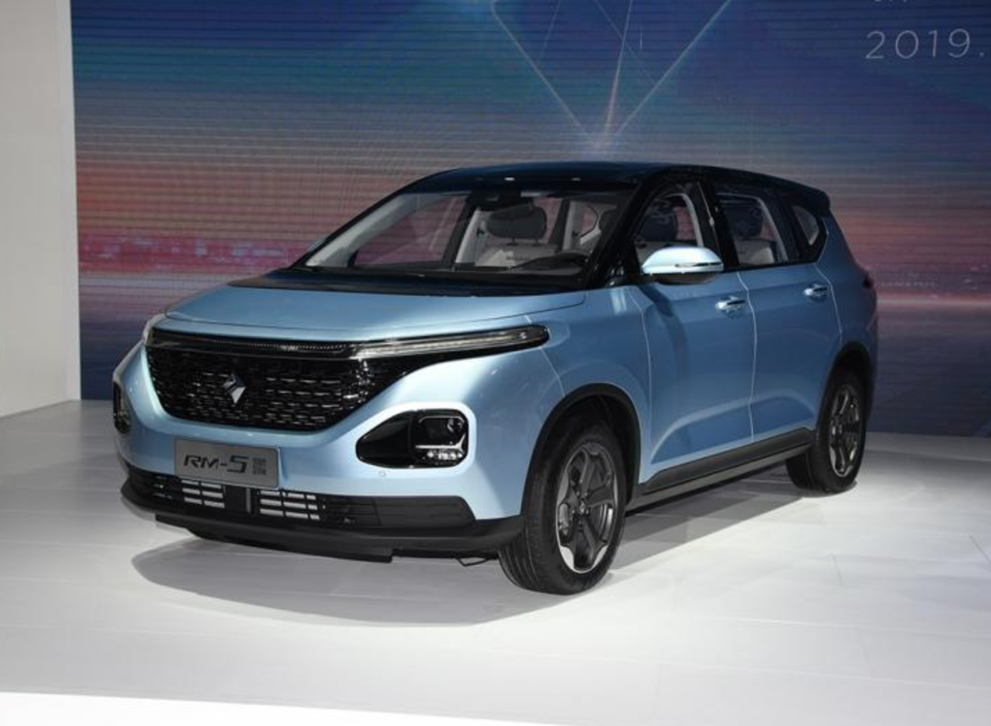 跨界車型新寶駿RM-5正式上市 售價(jià)8.68萬元起