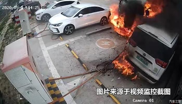 導(dǎo)致三車(chē)報(bào)廢 鄭州日產(chǎn)帥客新能源自燃