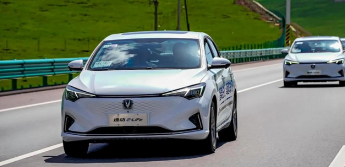 續航可達425km 長安逸動E-Life表現如何？