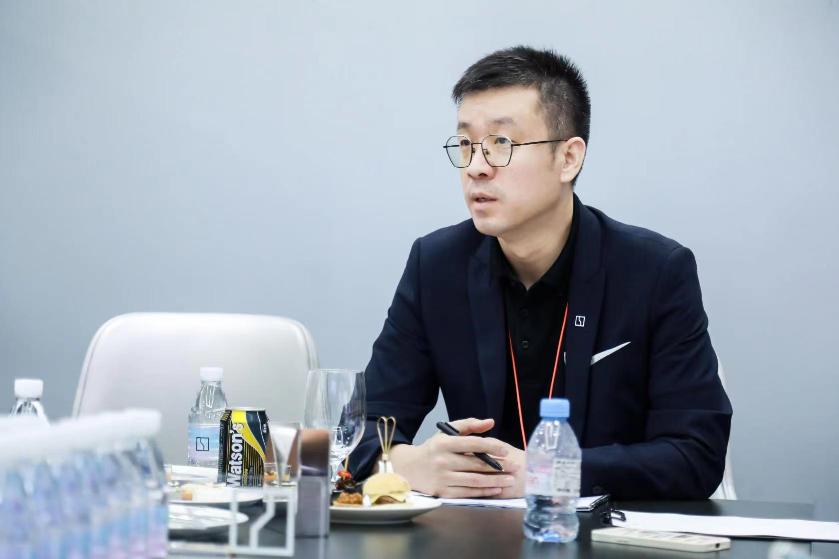 陳小飛：開辟第三賽道的極氪，產生新影響力