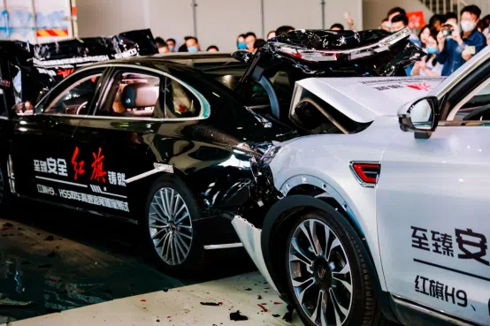 紅旗H9及HS5通過雙車高速追尾碰撞測試
