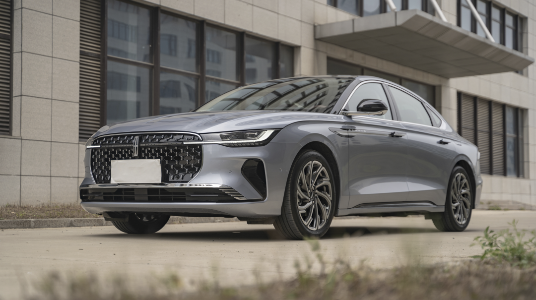 回歸轎車市場的林肯Z，出手就要挑下BBA“34C”？