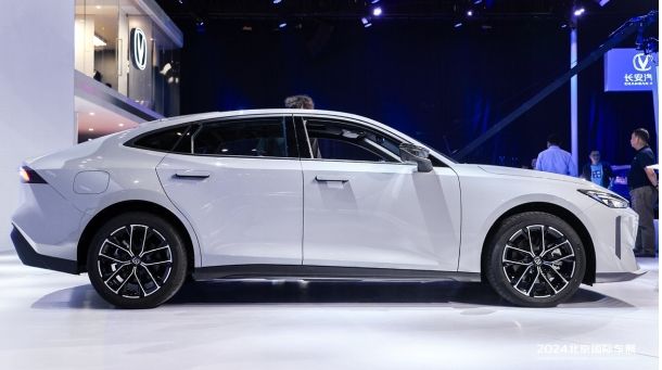 經典煥新，V力覺醒，長安汽車北京車展發布第二代UNI-V智電iDD