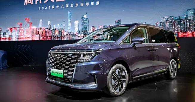中國首款搭載華為車機的MPV，瑞風RF8鴻蒙版產品實力進階升級