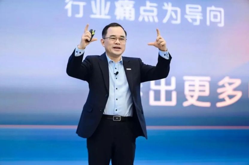 2025年沖刺年銷300萬輛，長安汽車底氣何在？