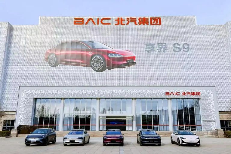 6.88萬的極狐放下身段，瞄準星愿海豚就是干