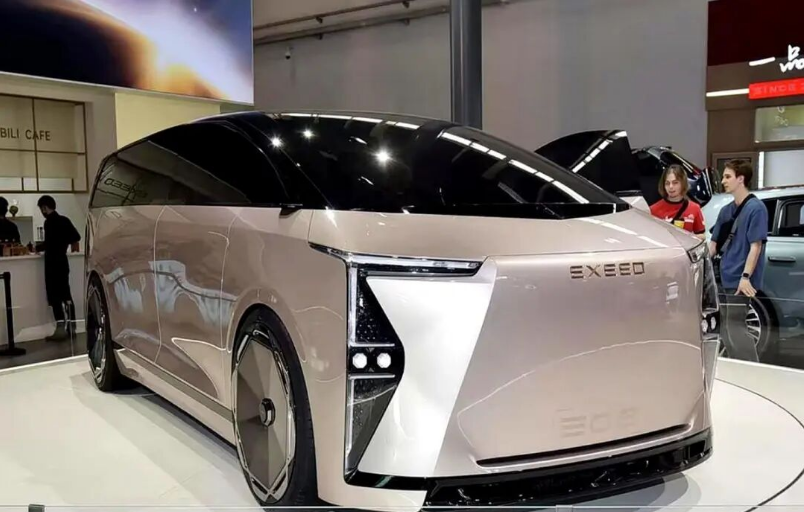 智界MPV“接棒”星途E08，鴻蒙智行首款MPV有多頂？