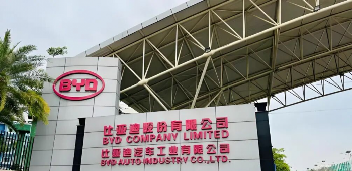 全行業(yè)都在做減法，比亞迪為什么非要反著來？